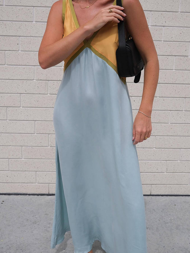 Isa™ - Kleid mit V-Ausschnitt